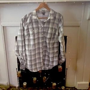 Eddie Bauer Women’s Lightweight Plaid Shirt - Size Medium